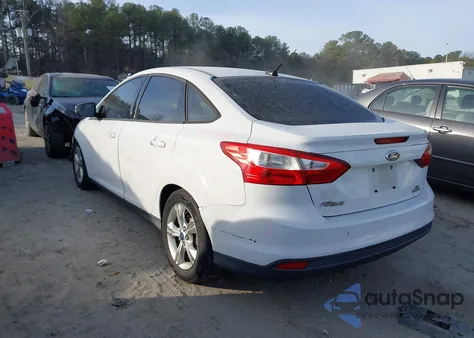 2014 Ford Focus Se z USA, uszkodzony, nr VIN 1FADP3F28EL119188